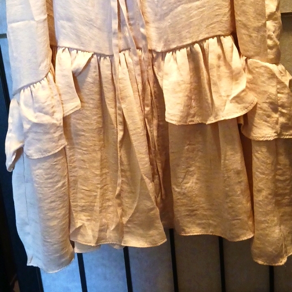 Adorable silky cami - Picture 3 of 9